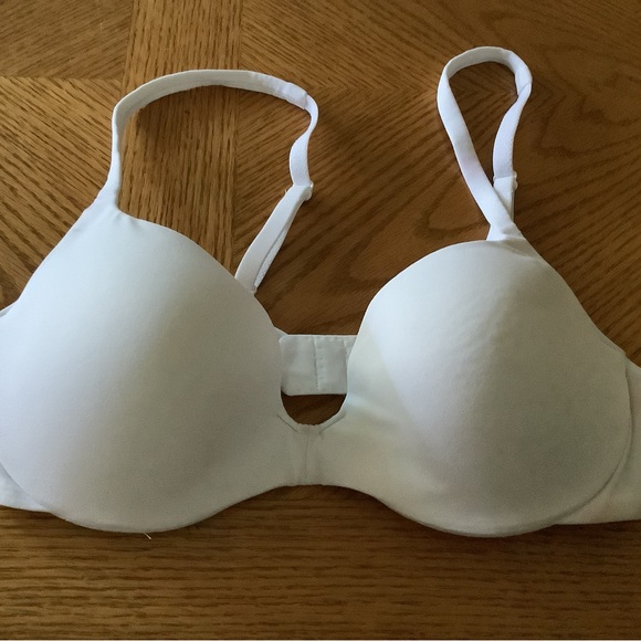 Victoria's Secret Other - Victoria's Secret Classic Body by Victoria White Bra